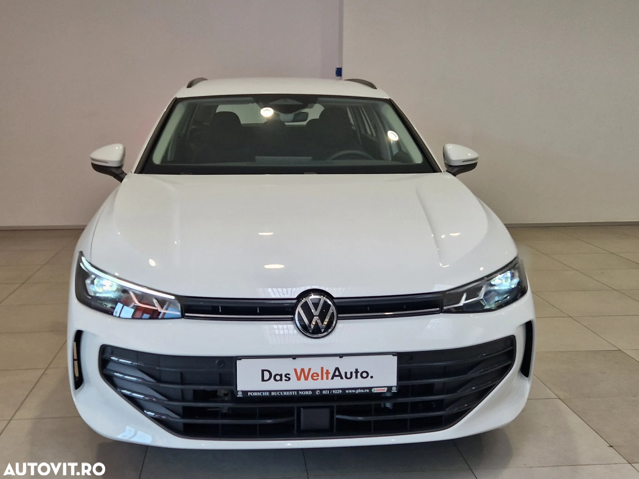 Volkswagen Passat - 4