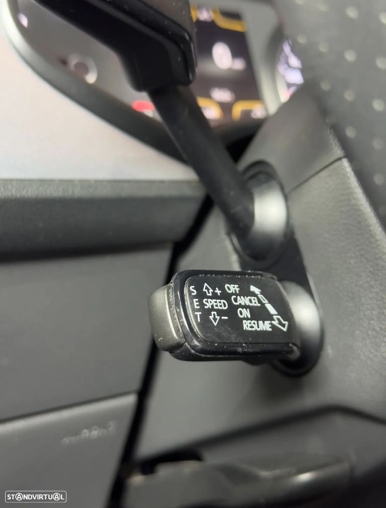 SEAT Leon 2.0 TDI DPF FR - 24