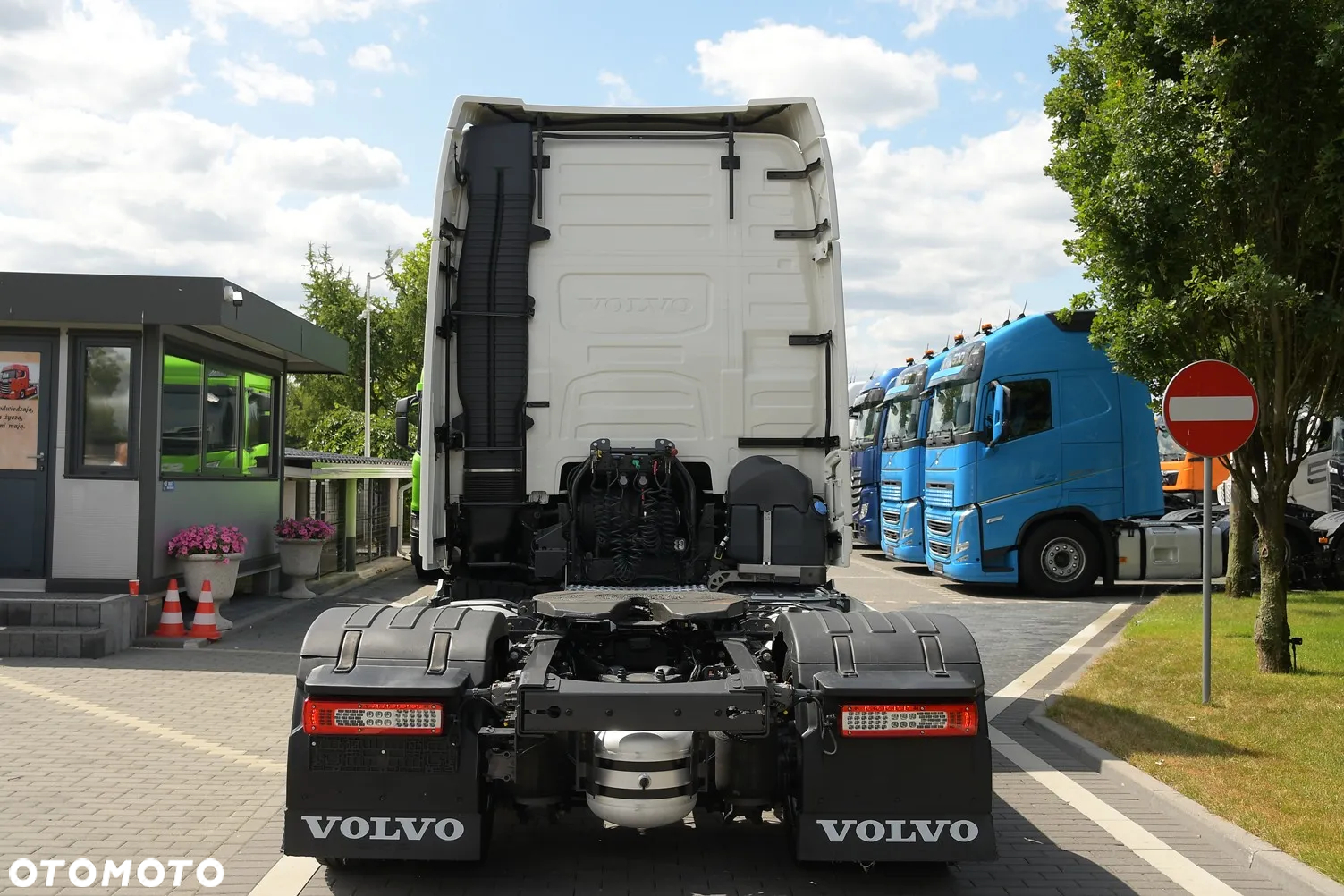 Volvo FH500 ///* 2021///* XXL///* LOW DECK///* MEGA///* FULL LED///* TABLET///* KLIMATYZACJA POSTOJOWA///* WAGA///* ZABUDOWY MIĘDZYOSIOWE///* STAN BARDZO DOBRY - 5