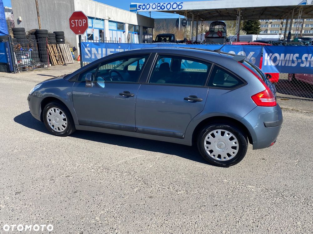 Citroën C4 1.6 16V Confort - 22