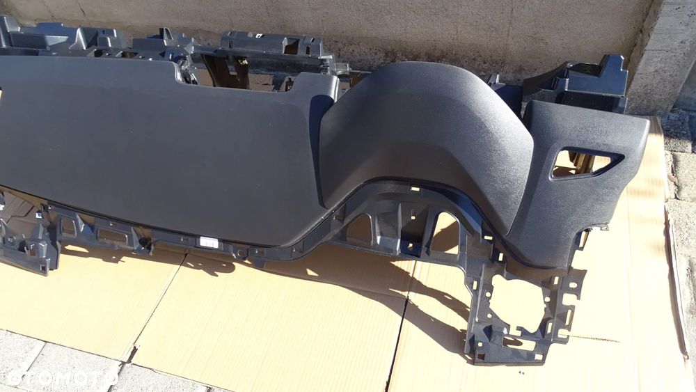 TOYOTA COROLLA E21 - deska rozdzielcza, konsoleta - 8