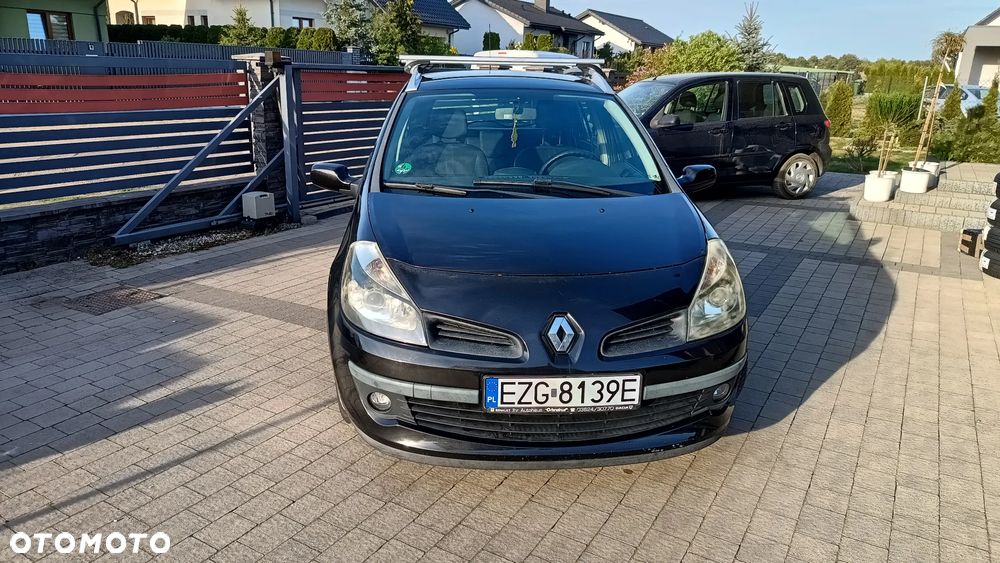 Renault Clio 1.2 16V Campus - 11