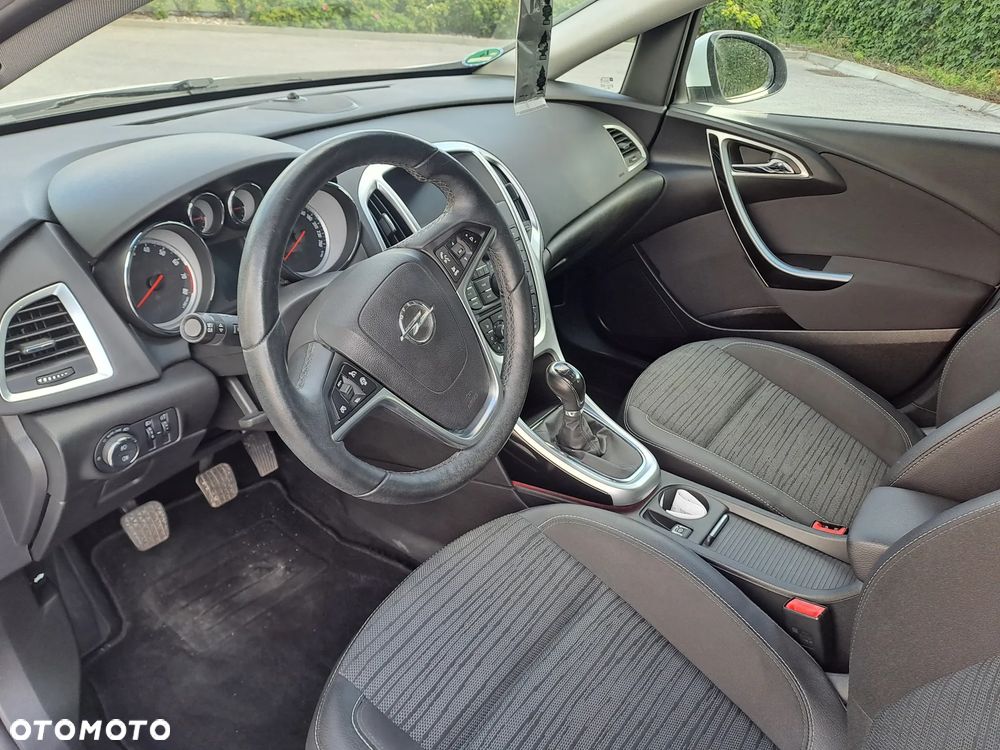 Opel Astra 1.4 T Cosmo - 11