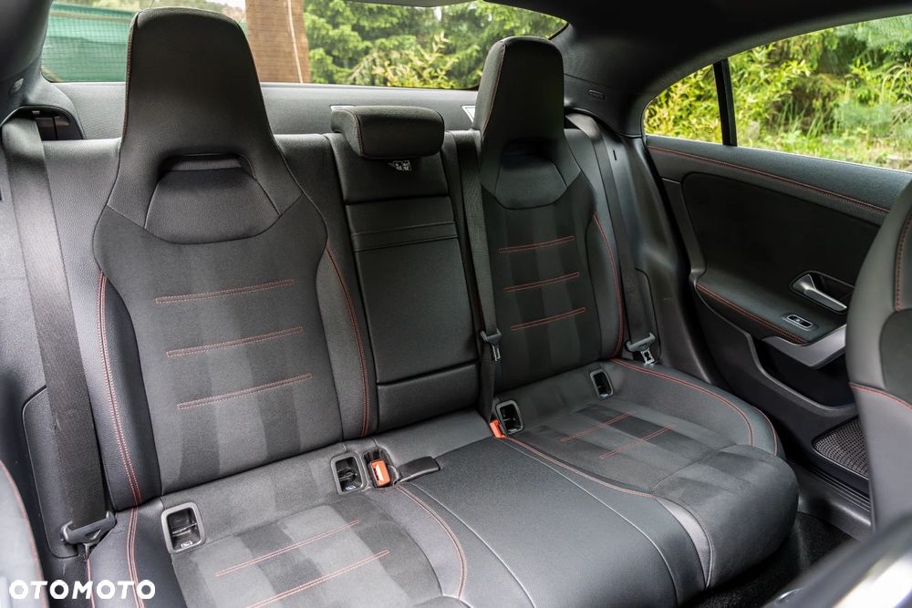 Mercedes-Benz CLA 200 d AMG Line 8G-DCT - 39
