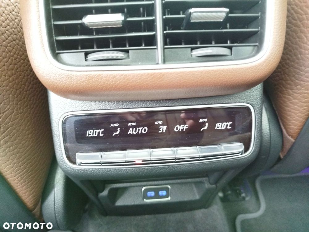 Mercedes-Benz GLS - 29
