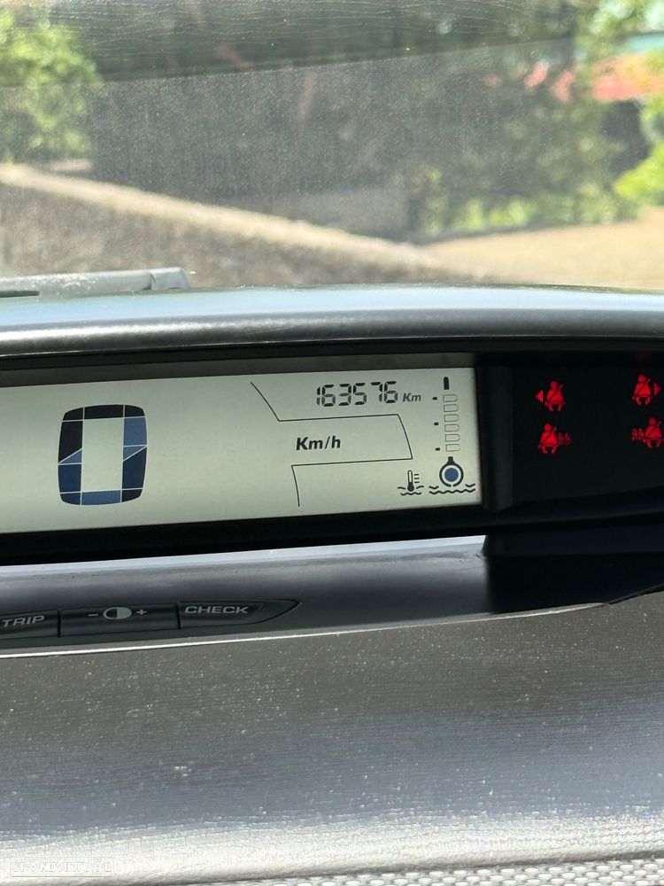 Citroën C4 1.6 HDi 110 VTR Pack - 7