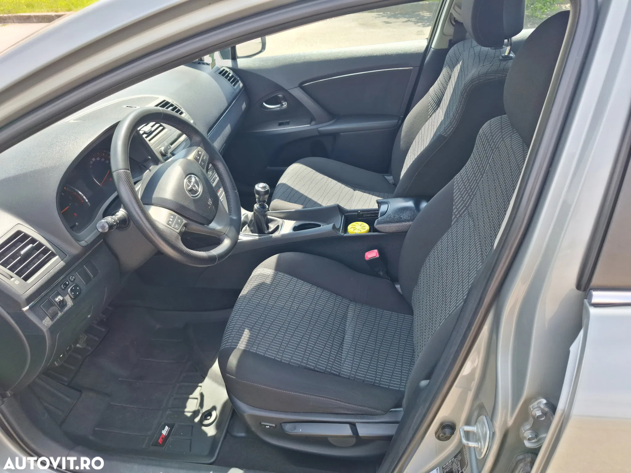 Toyota Avensis - 9