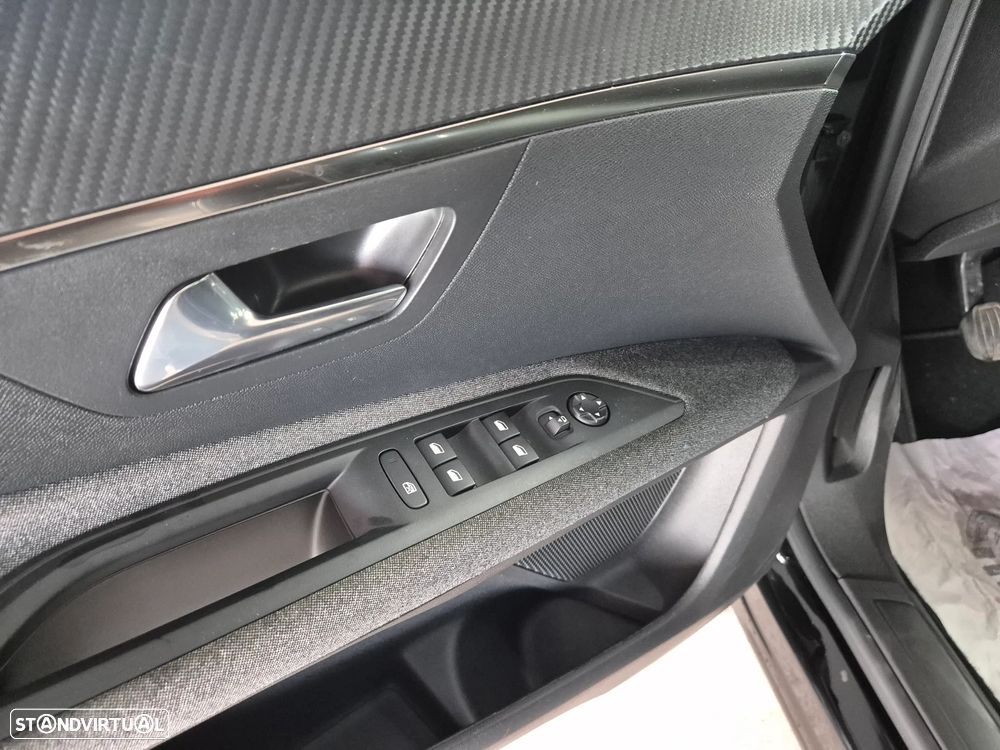 Peugeot 3008 PureTech 130 Stop & Start GPF Active Pack - 8