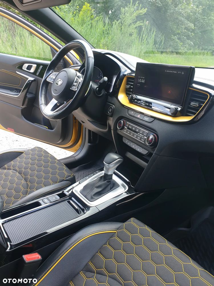 Kia XCeed 1.5 T-GDI L Business Line DCT - 23