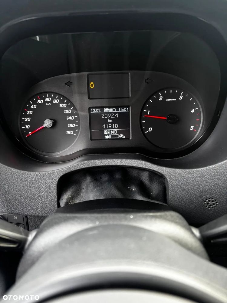Mercedes-Benz Sprinter - 14