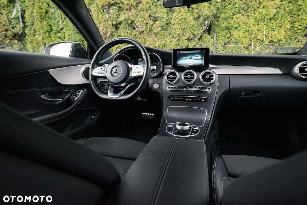 Mercedes-Benz Klasa C 300 9G-TRONIC - 16