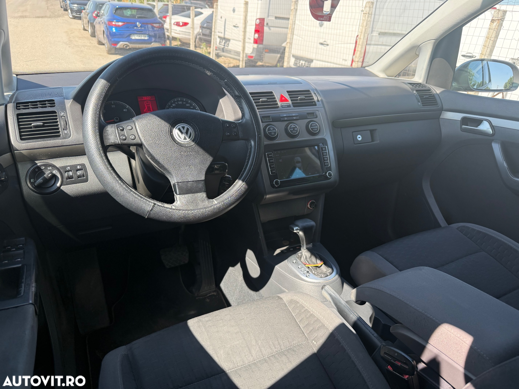 Volkswagen Touran 1.9 TDI DPF Trendline DSG - 3