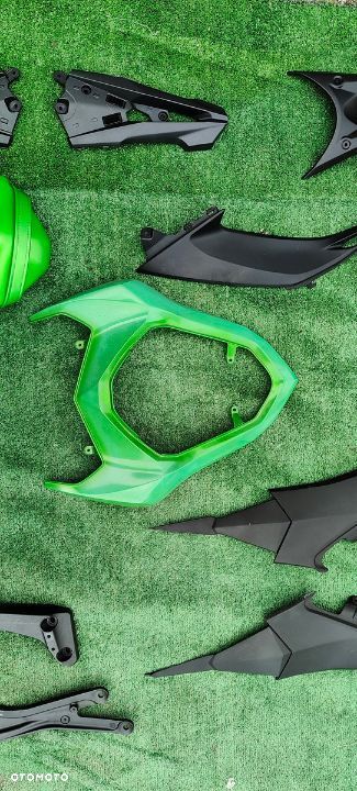 KAWASAKI Z800 Owiewka Siedzenie Koło Felga Pompka Hamulca Ośka Ogon - 6
