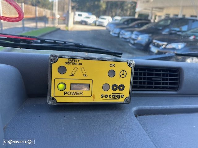 Nissan CABSTAR 3.0 COM BARQUINHA 20 M - 11