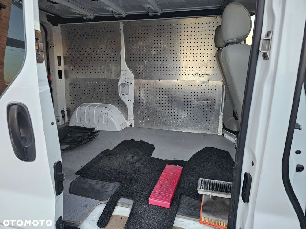 Renault Trafic - 17