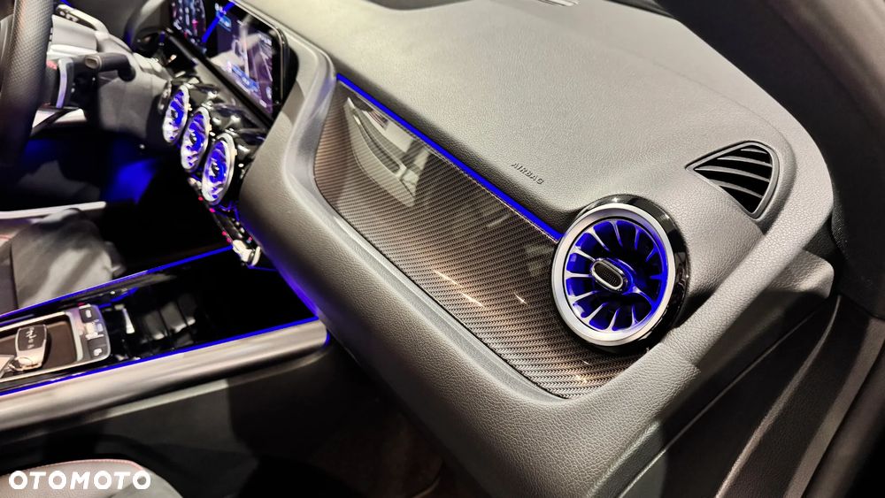 Mercedes-Benz GLA 200 AMG Line - 27