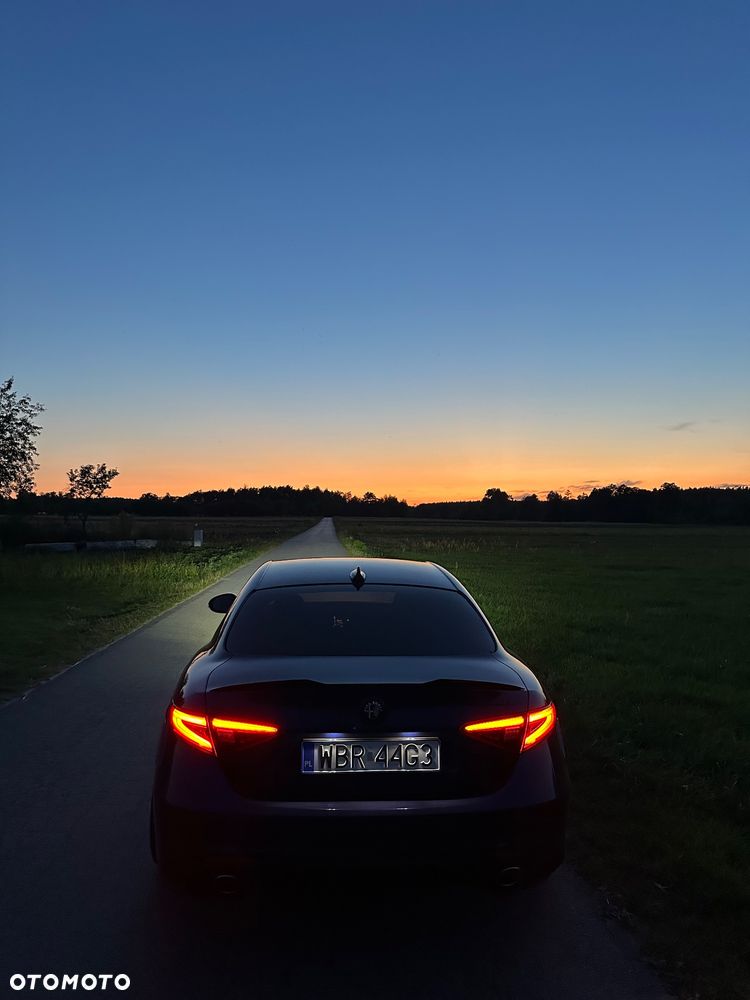 Alfa Romeo Giulia - 10