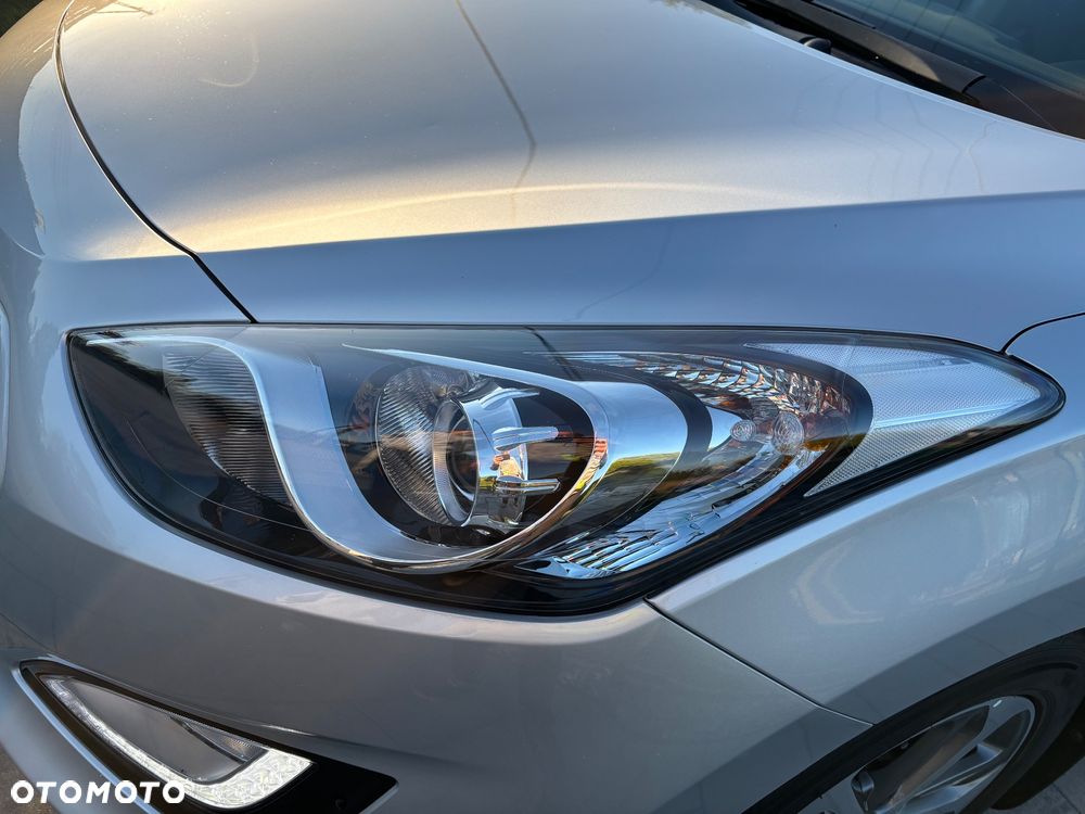 Hyundai i30 blue Kombi 1.6 GDi YES Silver - 19