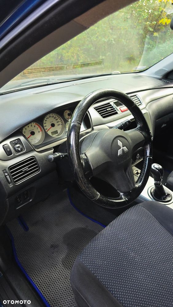 Mitsubishi Lancer - 7