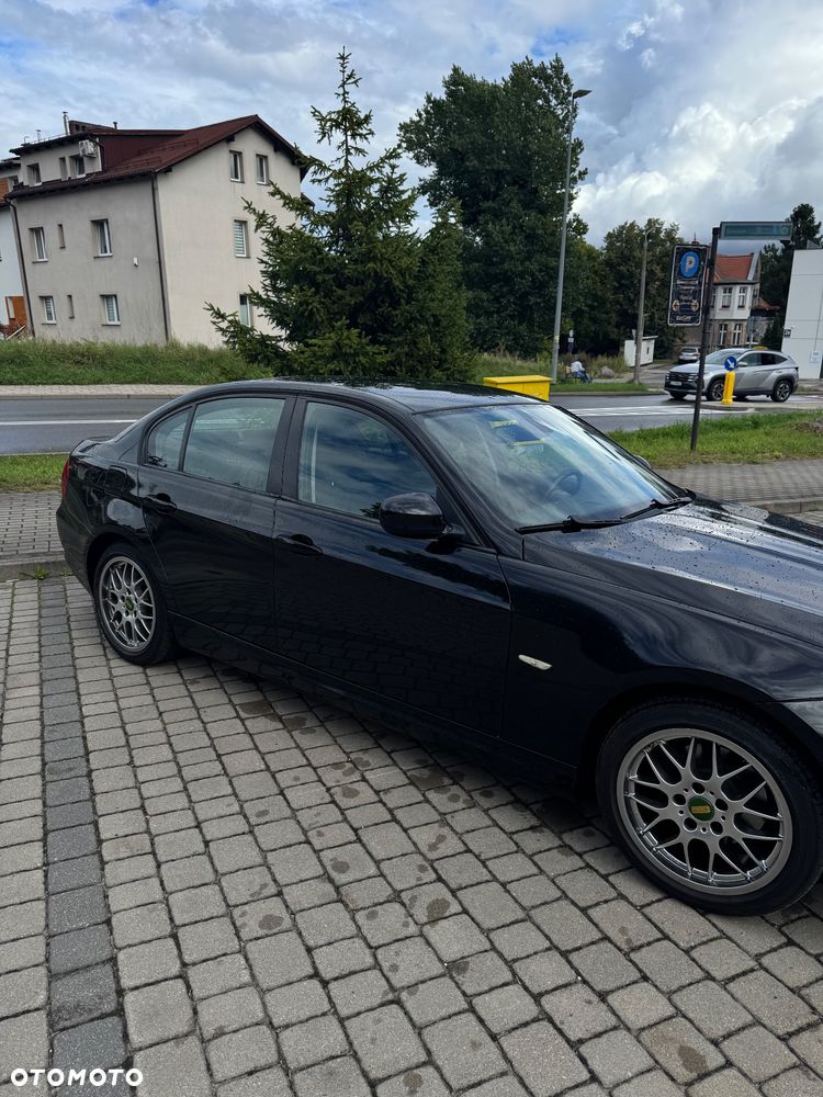 BMW Seria 3 318i - 5