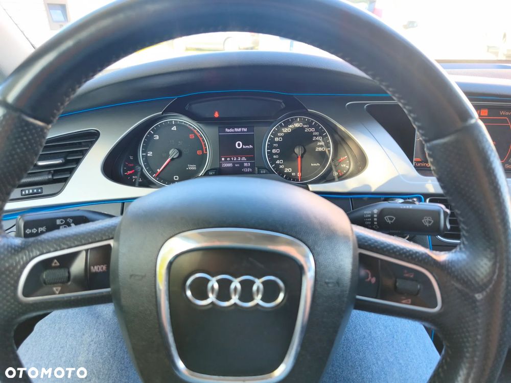 Audi A4 Limousine - 8