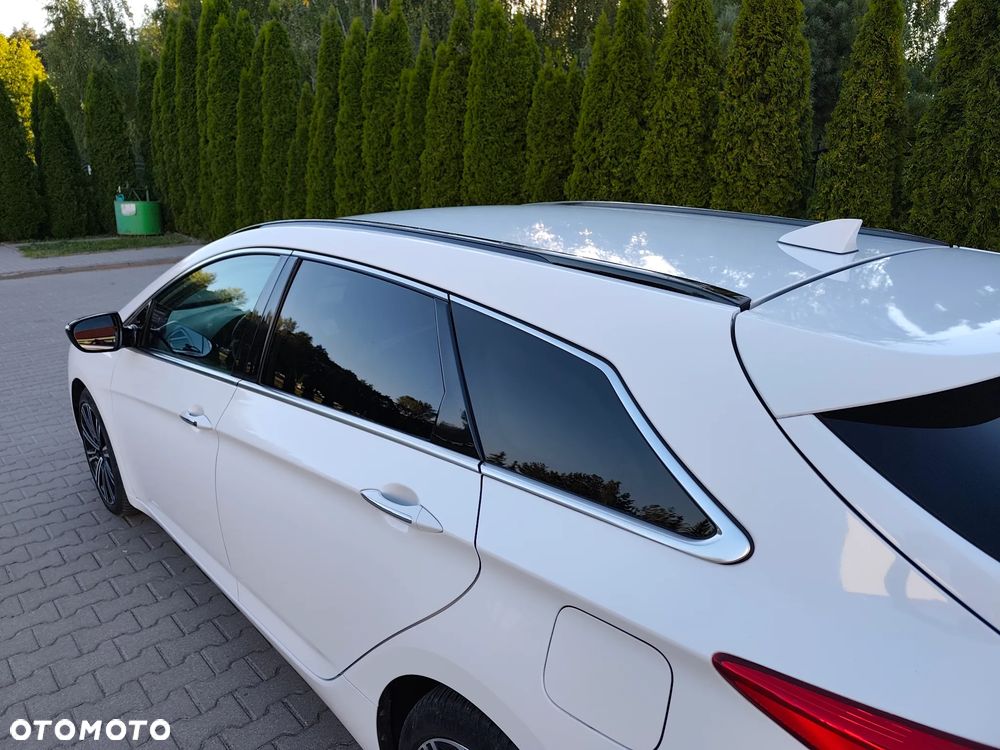 Hyundai i40 Kombi 1.7 CRDi DCT Premium - 37