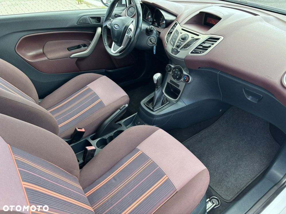 Ford Fiesta - 9