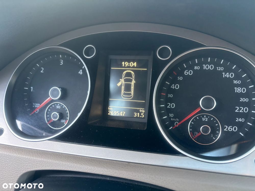 Volkswagen Passat 2.0 TDI Comfortline - 6