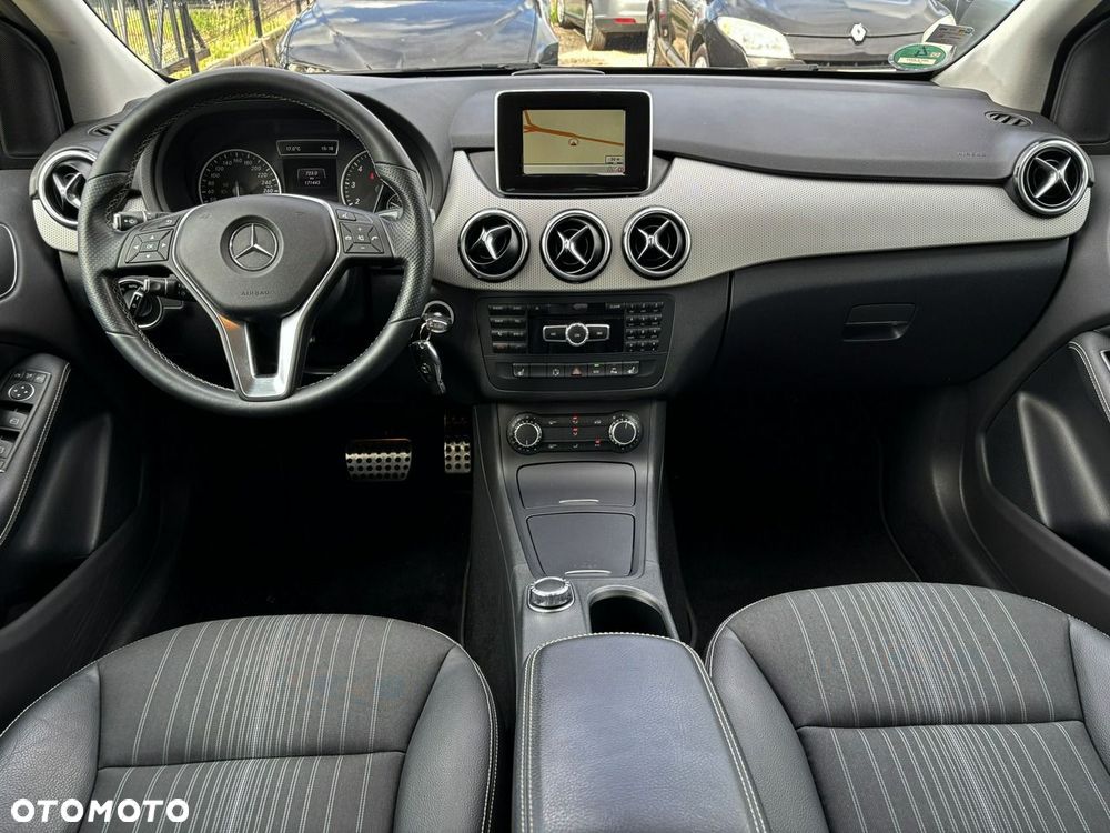 Mercedes-Benz Klasa B 200 7G-DCT UrbanStyle Edition - 28
