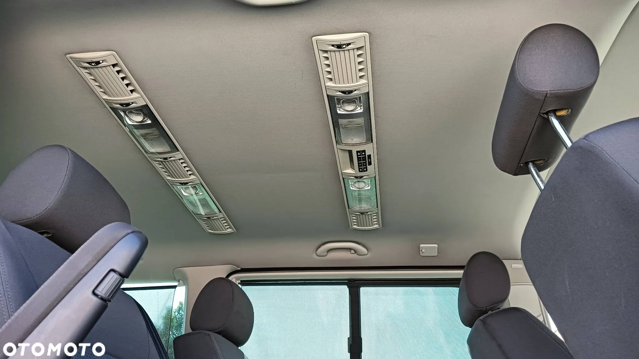Volkswagen Multivan - 19