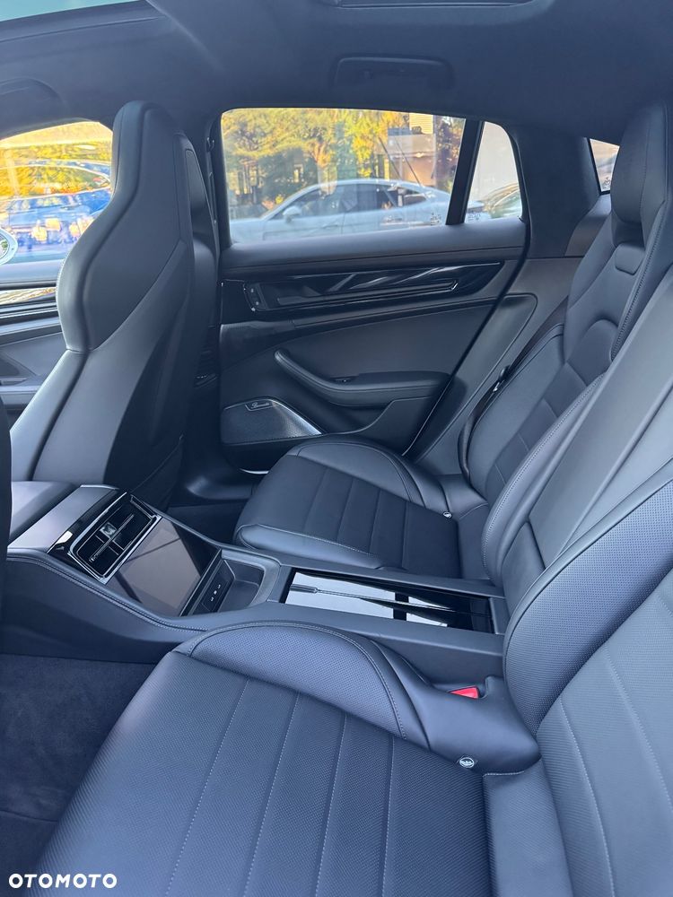 Porsche Panamera Turbo E-Hybrid PHEV - 13