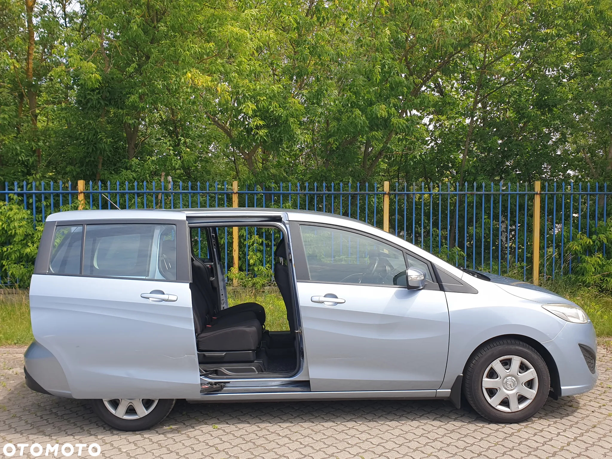 Mazda 5 - 8