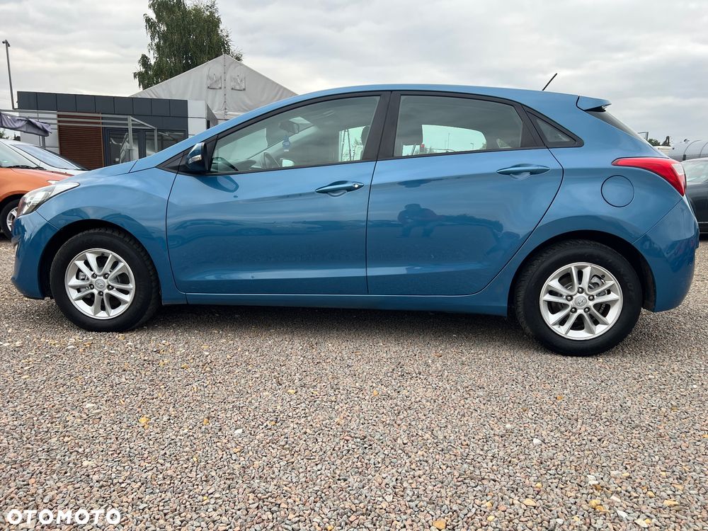 Hyundai i30 1.4 Intro Edition - 13