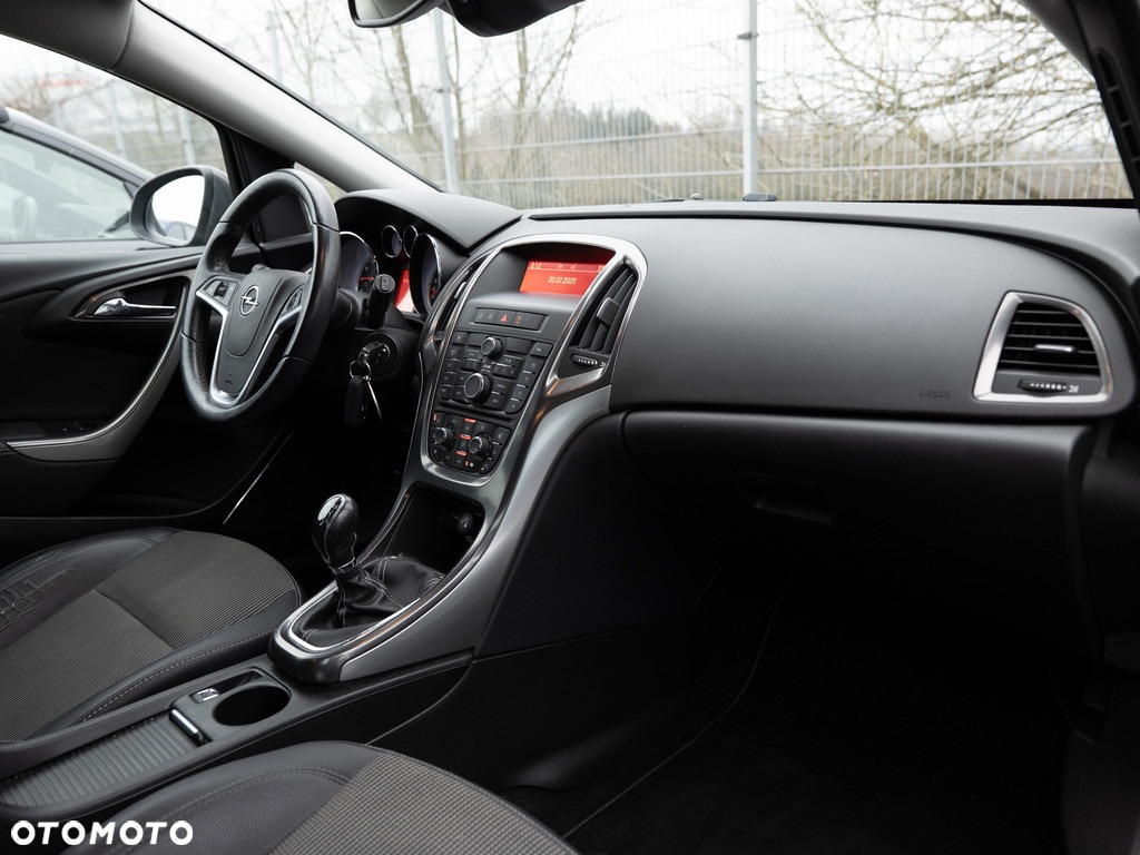 Opel Astra 1.4 Turbo Edition - 24