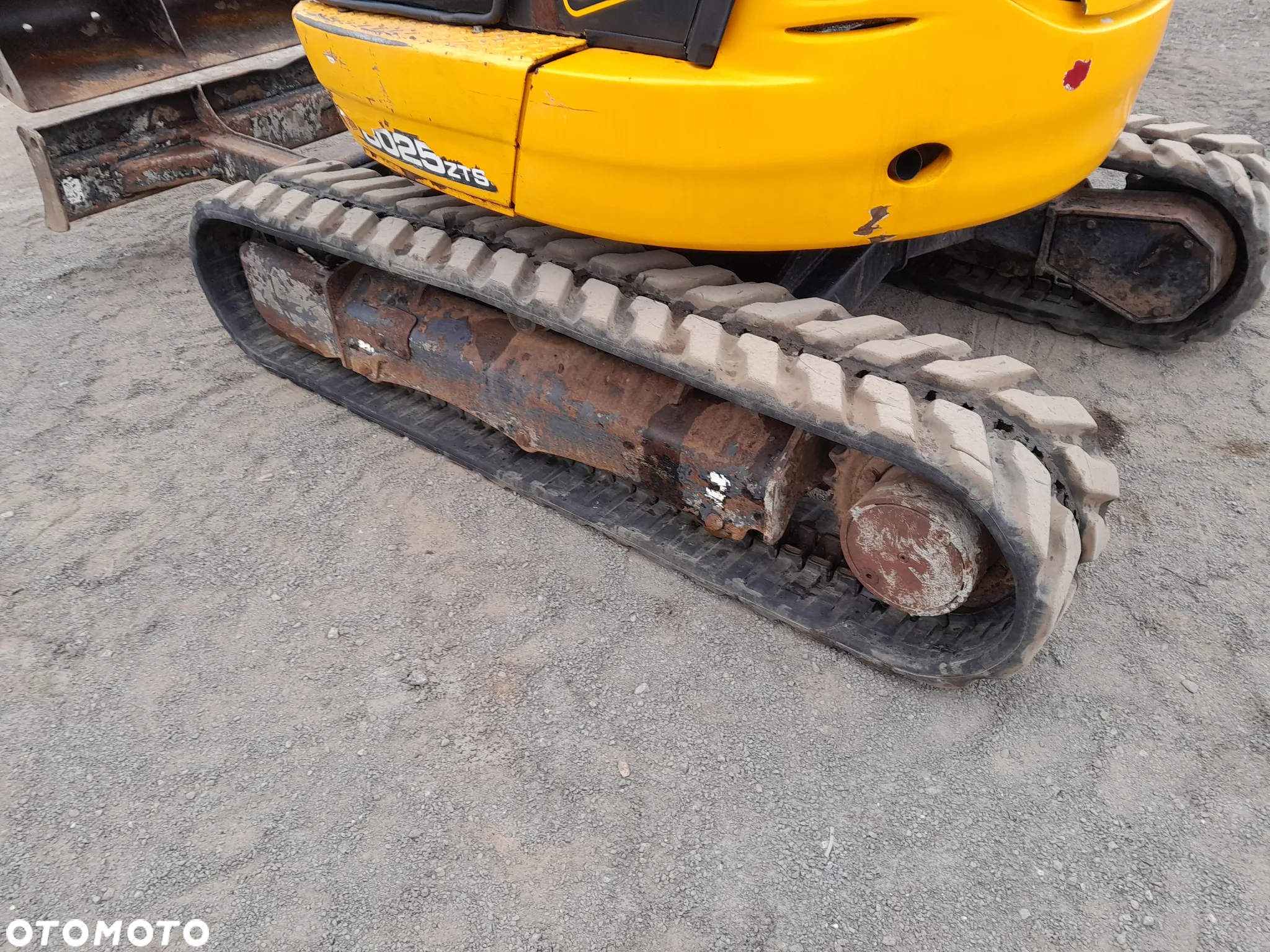 JCB 8025 - 9
