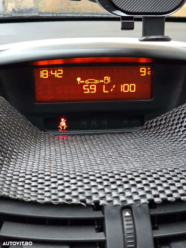 Peugeot 207 1.4 HDI Trendy - 7