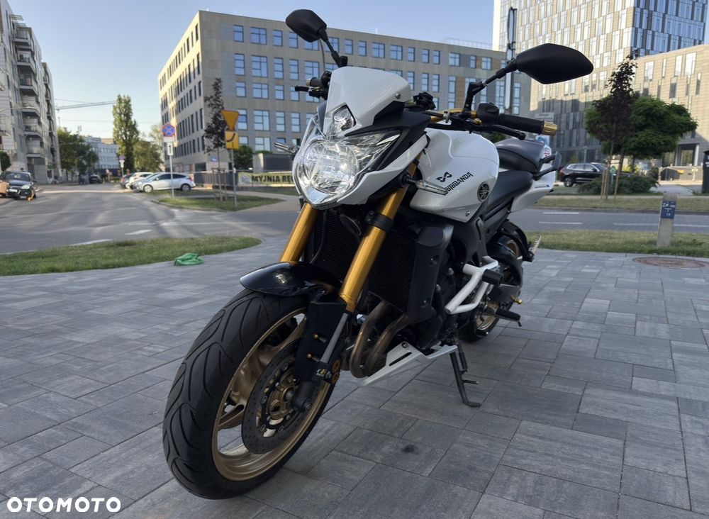 Yamaha FZ8 - 5