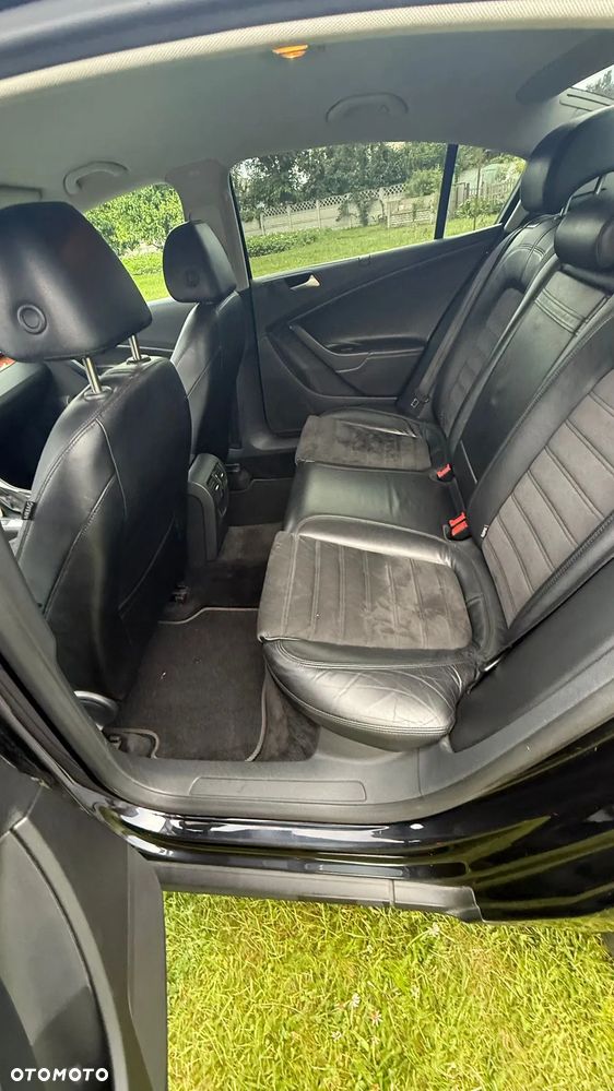 Volkswagen Passat 2.0 TDI DPF Highline - 11