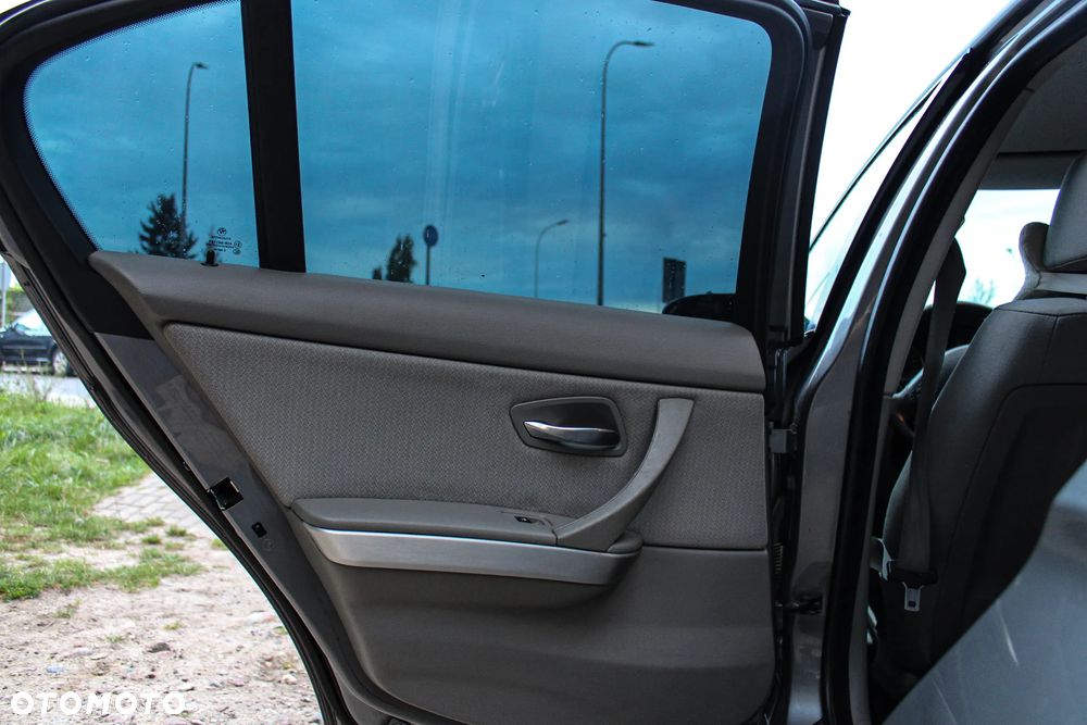 BMW Seria 3 320d xDrive - 24