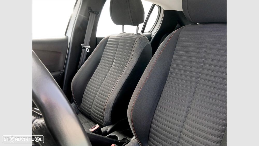 Peugeot 208 1.2 PureTech Active Pack — fotografia 12
