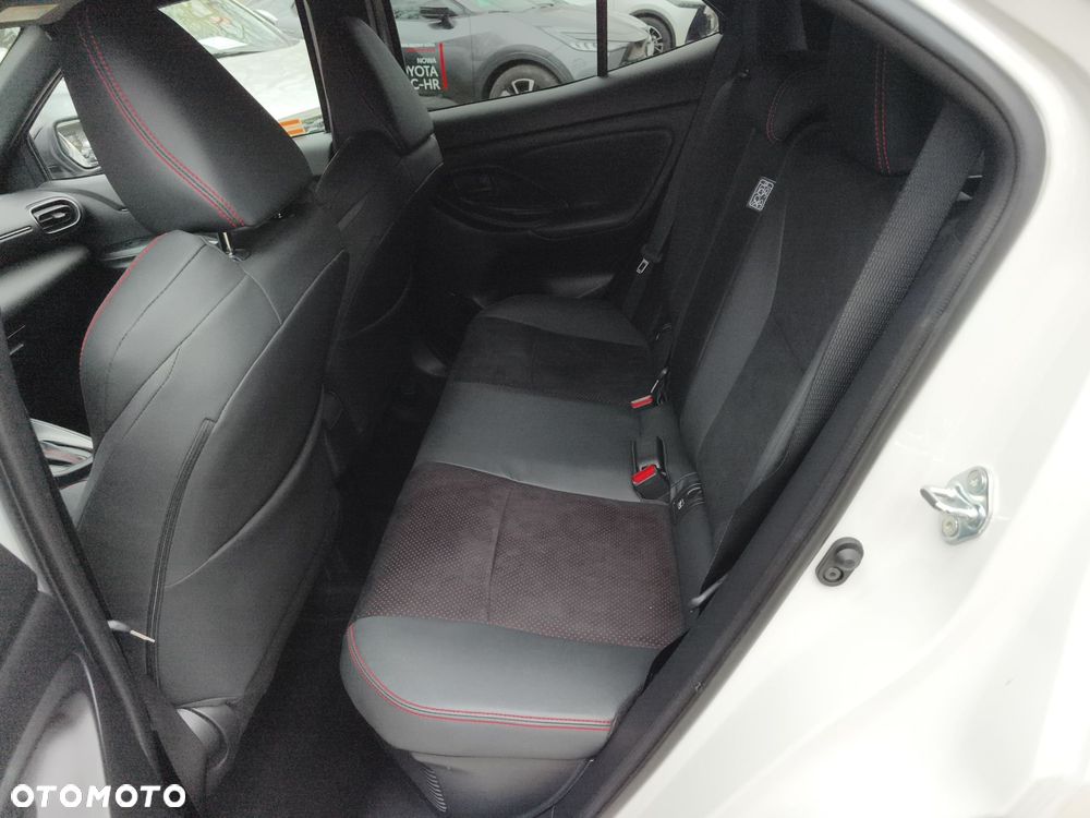 Toyota Yaris Cross Hybrid 1.5 GR Sport - 14