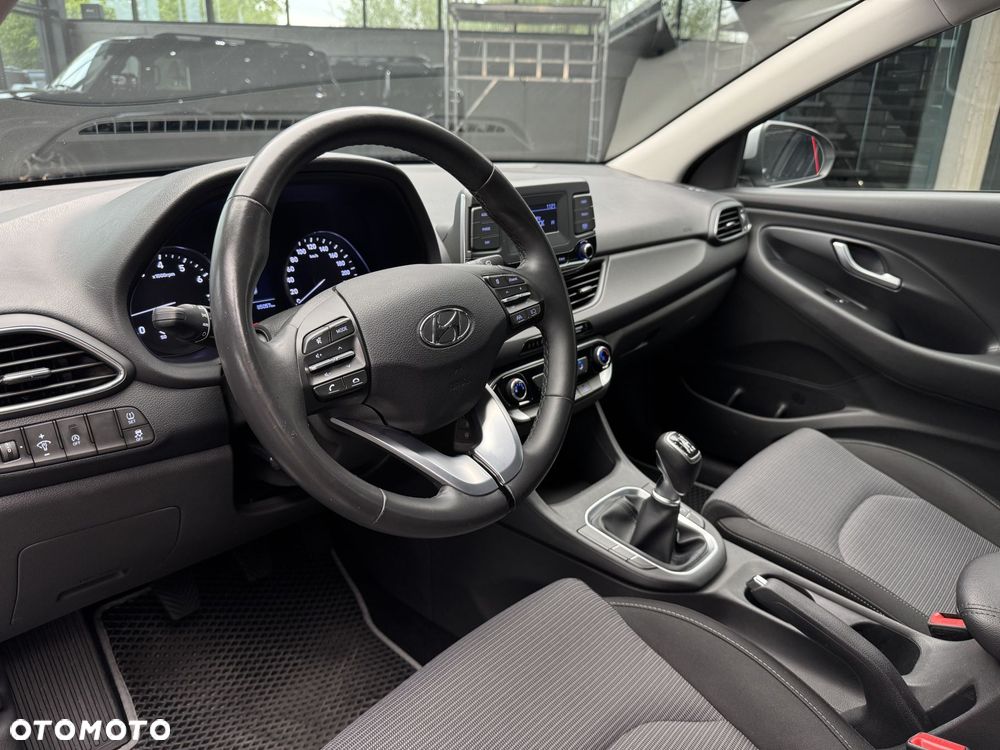 Hyundai i30 1.5 DPI Classic + - 10
