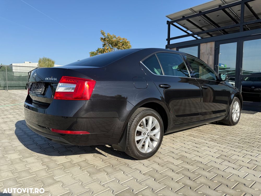 Skoda Octavia 2.0 TDI DSG Ambition - 8