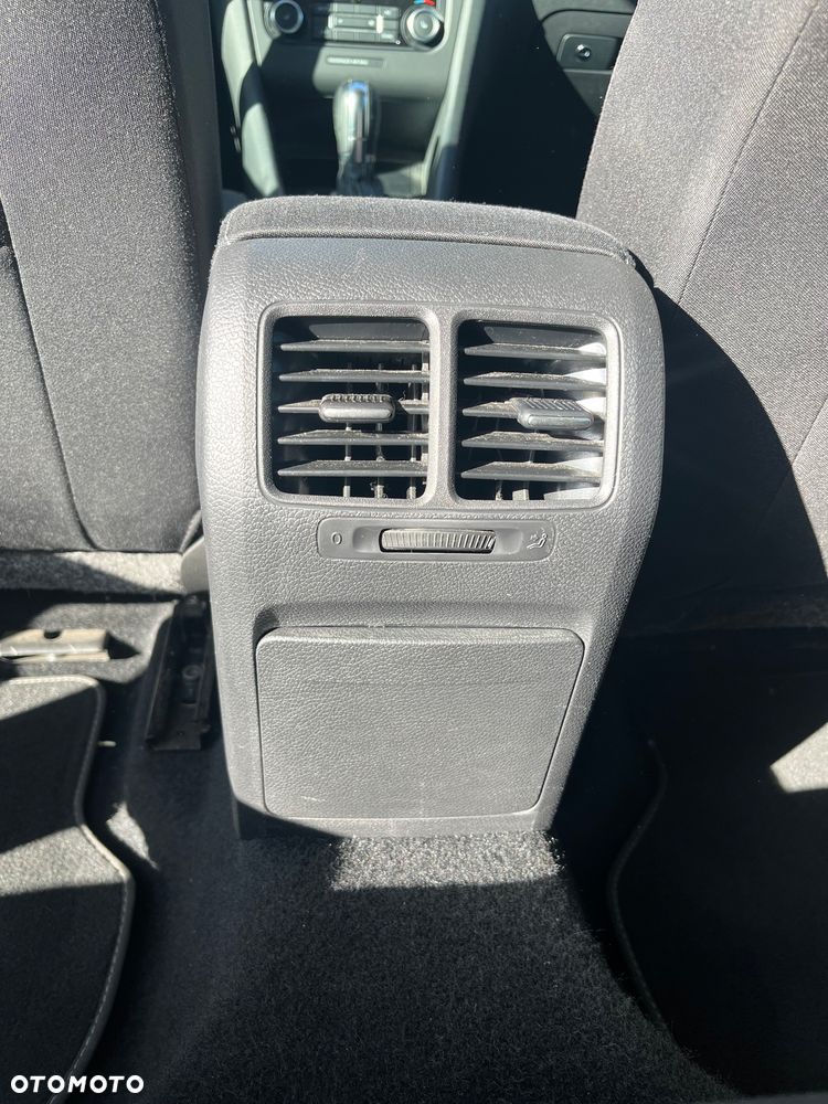 Volkswagen Golf - 25