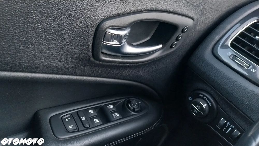 Jeep Compass 1.3 T-GDI 4xe Automatik Limited - 17