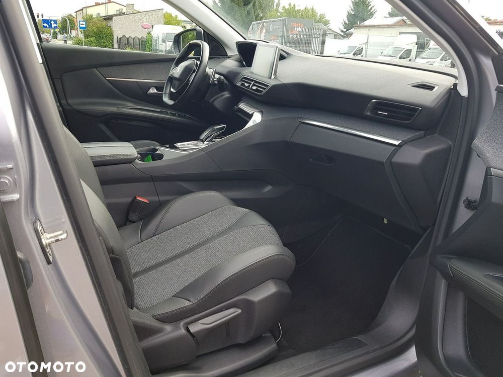Peugeot 3008 1.6 PureTech HYbrid Allure S&S EAT8 - 16