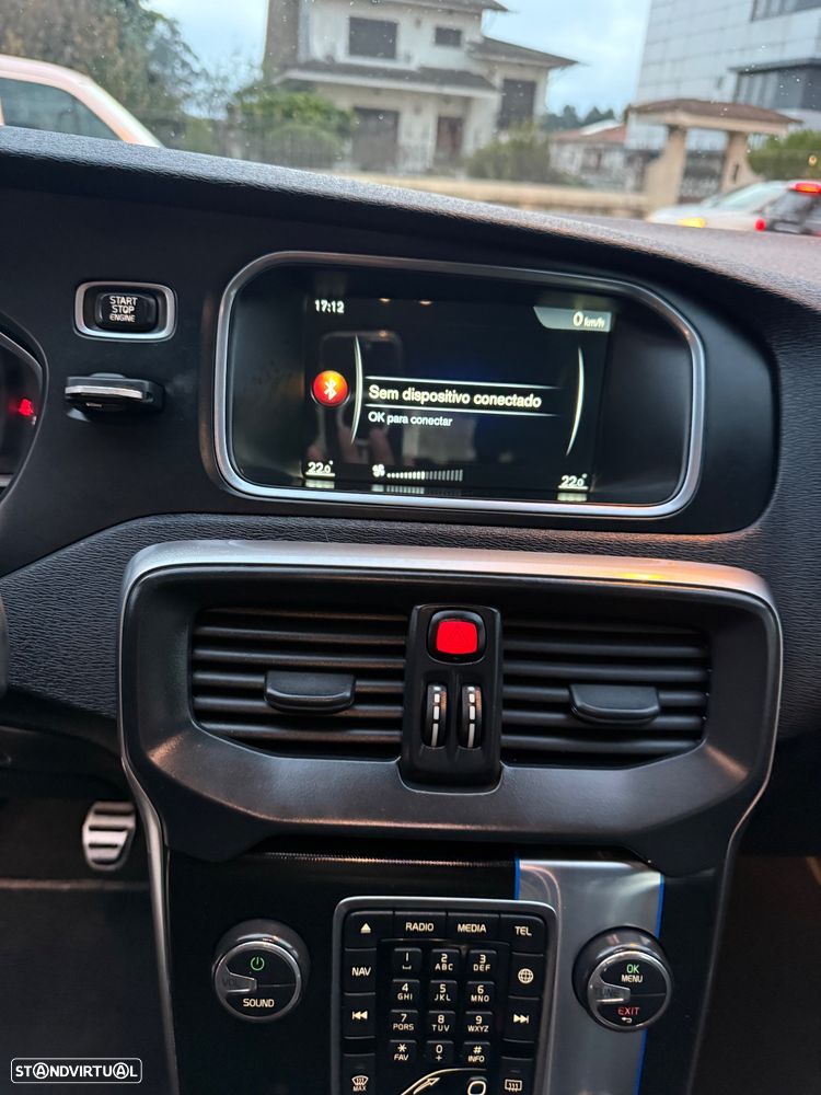 Volvo V40 D2 R Design - 37