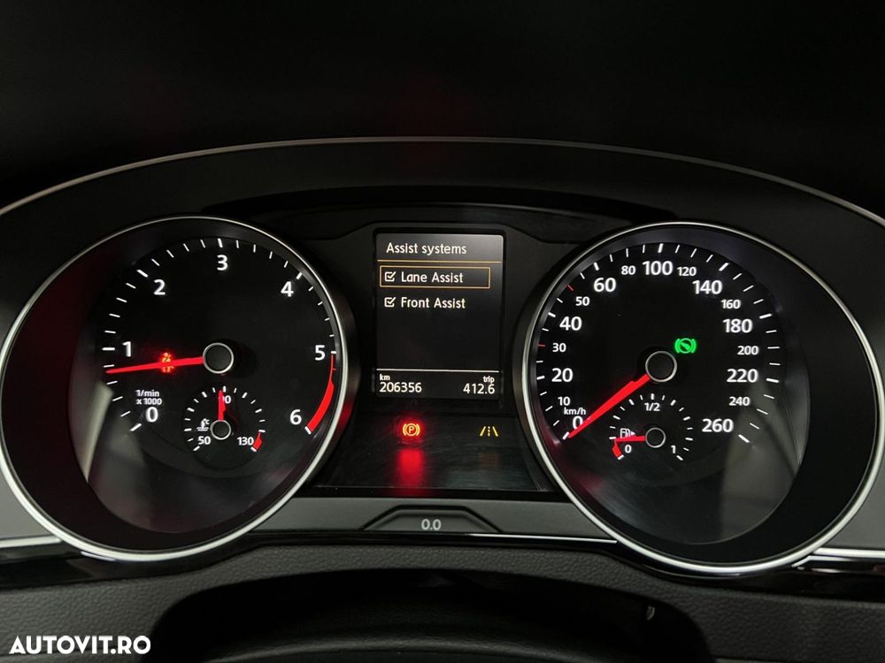 Volkswagen Passat 2.0 TDI DSG Highline - 29
