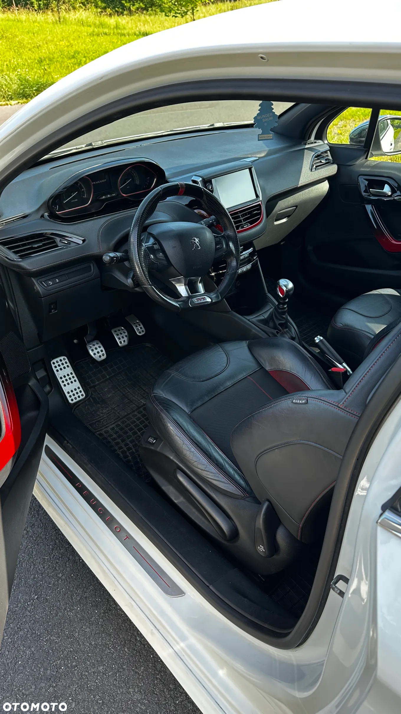 Peugeot 208 1.6 THP GTi - 5