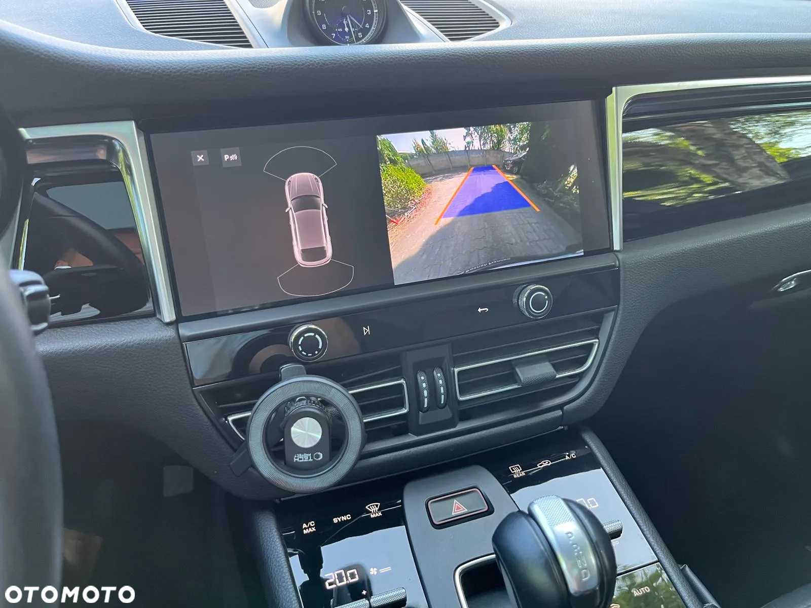 Porsche Macan - 24